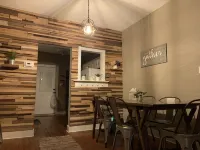 Newly Remodeled KC Bungalow, Near Plaza & Westport