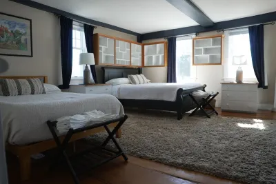 5 minute walk to Beach, Stage Fort Park, and Gloucester Promenade!