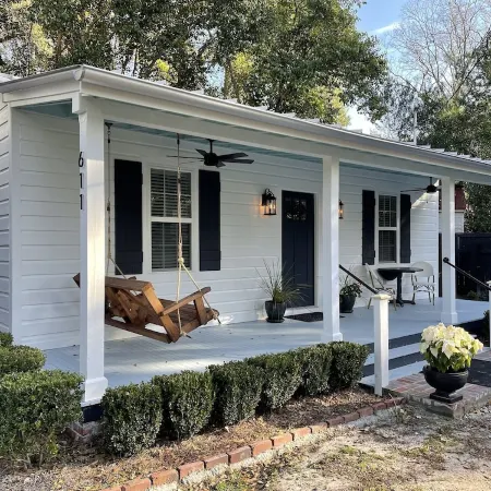 Charming & Quaint - Fully Restored Historic Cottage at Camellia Cottages
