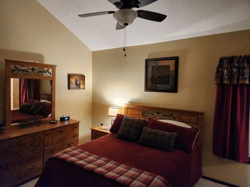 Bearadise @ The Chalets,  Across from the Ski Lifts !!