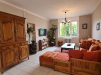 5 bedroom townhouse Hotel di Pontorson
