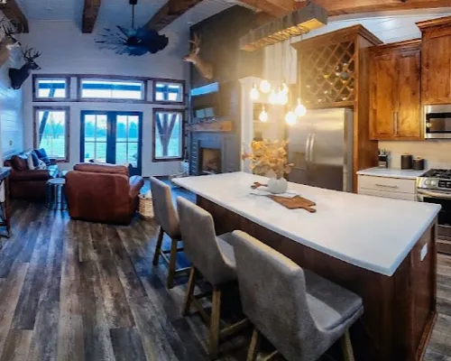 Cabin on the River Hotels in Bryan County