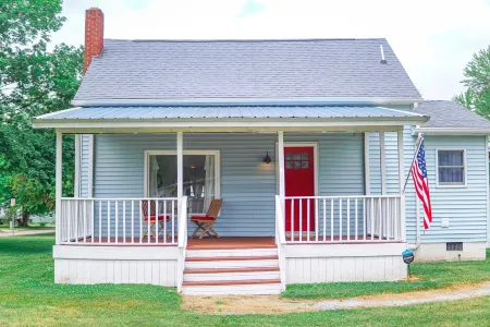 The Getaway - Three Oaks Cottage 3 BR 1.5 Bath - Week Stay Discount