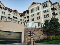 Seneca Lodge in Snowshoe Village - Steps to Ski Slopes 에드레이 호텔