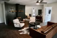 Ranch Retreat Hotels in Lampasas County