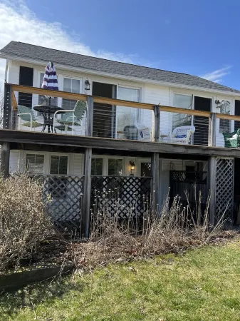 New, top deck couples retreat overlooking Southwest harbor!