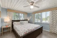 Beautiful downtown Melbourne Beach renovated apartment one block from the beach! Hotels in Melbourne Beach