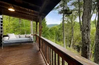 Cozy mountain view cabin & 2 king en-suites