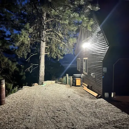 The Cozy Clifftop View, LLC