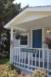 Oceanfront Beach House lay in bed and hear the waves, boats , birds 하크니스 메모리얼 스테이트 파크 / 윌리엄 A 니어링 네츄럴 에어리어 보호지역 주변 호텔