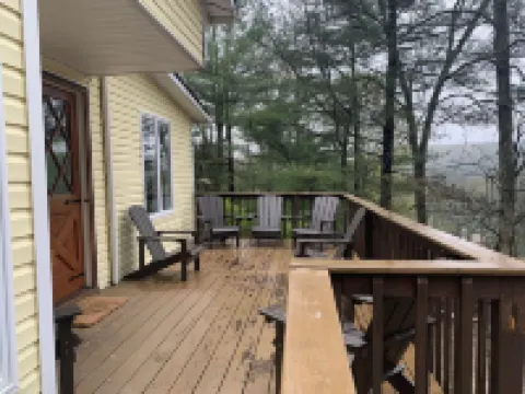 4PelicansOhio: Refreshing Cabin Near Leesville Lake… Pets Welcome… 3 Queens Hotels in Carroll County