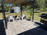 Country Beach House- W/ a new pet friendly pool. Only 5 min to Navarre Beach!!!