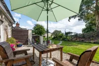Beautiful  Cottage in a Peaceful, Rural Setting with Country Club Membership.