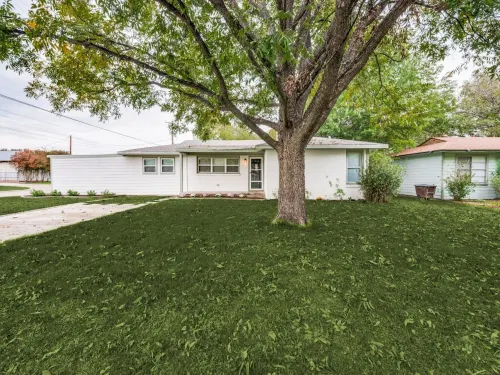 Small Town Elegance Hotel a Granbury