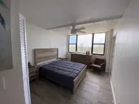 Enjoy the crystal white sands of Siesta Key! Hotels near Lawrence Chip Beach