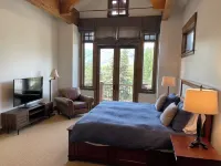 Beautiful, Comfortable, Well Appointed House; Amazing Views, Excellent Location