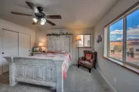 DW7 Spacious Cowboy-Themed Condo near Arches National Park With Hot Tub!