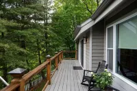 Great views, opportunities for relaxing house on13 acres, central locale<br><br>