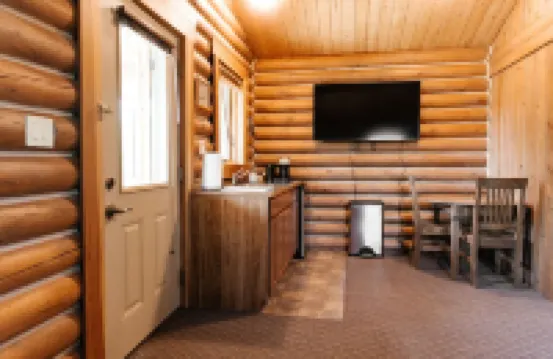 Grizzly Bear Cabin #7 at Gallatin Canyon Cabins