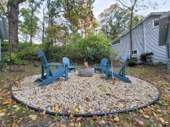 Cozy 3 bedroom river cottage w/ indoor fireplace