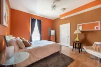 1880 Victorian In Heart Of Downtown...charming And Cozy