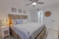 Avalon. Fully Renovated 2024.. Pool View