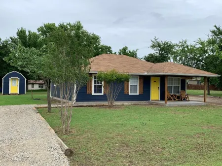 Spacious Yard - Bunk Shed - Private Dock - Neighborhood Boat Ramp