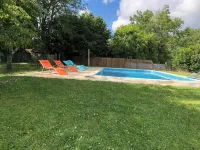 Maison Pierre Avec Piscine Privée Hotels in Blanquefort-sur-Briolance