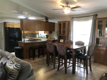 Close to Sandy Beach, and Dam Site Marina. Great home for friends and family