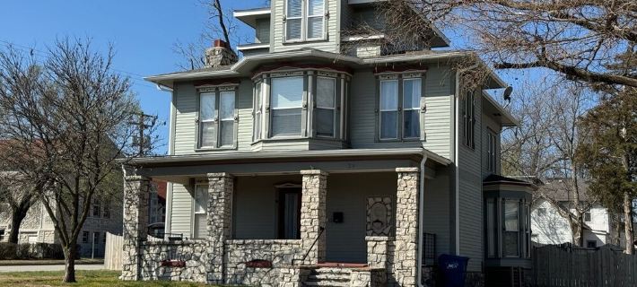 Charming 19th Century Victorian 4 Bedroom in Downtown Webb City! Hotels in Jasper County