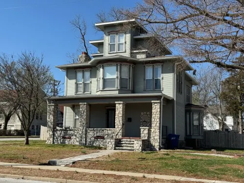 Charming 19th Century Victorian 4 Bedroom in Downtown Webb City!