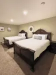 Pine View - Spacious 3000 SQFT Home with Game Room, Bar and 3 Decks!