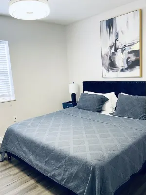 *NEW* CHARMING RETREAT. One block from Parkway