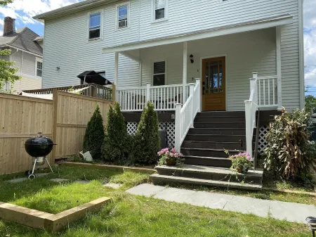 Cozy Downtown 1BR w/ Parking Отели в г. Принстон