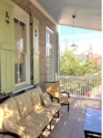 Heart of Downtown w Balcony by Dauphin St; walk to restaurants & shops SLEEPS 6!