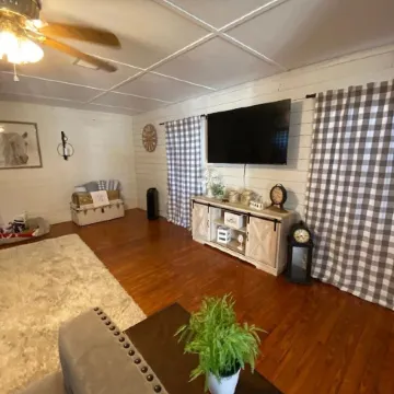 Cozy 1930's cottage WALKING distance to Old Town Tomball