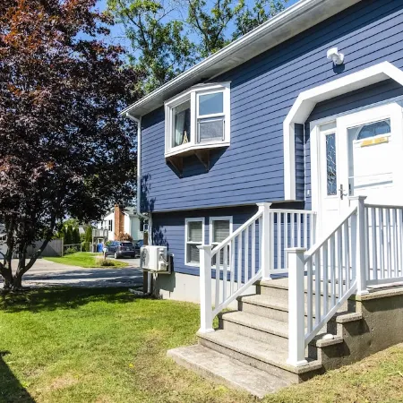 Spacious Family-Friendly Private Home. Beach Decor. BBQ Grill. Fire-Pit.