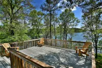 Beautiful Cedar Chalet Lake Cabin on Middle Lake!!!