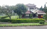 Villa ChavaMinerva Bata - Ciater - Pools