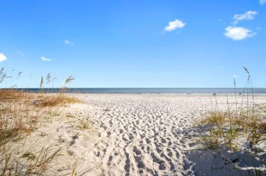 Island Winds East 408 by ALBVR