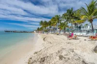 Dog-Friendly Waterfront House with 37ft Dock and Cabana Beach Club & Pool