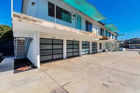 Private Patio, Steps to the Sand! Walk to Village! A/C