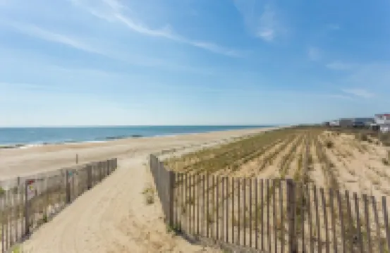 Imagine Staying at This Quiet Water Front Beach Cottage - Family + Bikes, Canoe