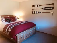 Sweet Private Leavenworth River Front Cabin with Fast WiFi & hot tub- Sleeps 6.