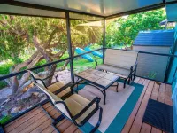 Luxury Palm Tree Two / 3 King Beds, Put Put Golf, Heated Pool, 7 Person Hot Tub Hotels in Apollo Beach