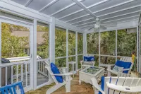 Bald Head Island Family Retreat with private pool, BHI & Shoals! - ビーチサイド