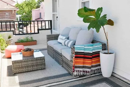 Private 2nd Story Apartment in the Heart of Long Beach- Pura Vida!