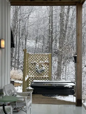 Secluded, Cozy Cottage in the Shenandoah Valley Hotels near Cedar Creek Winery LLC