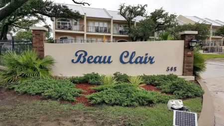 Beautiful beach retreat condo w/ amazing Gulf and beach view!!