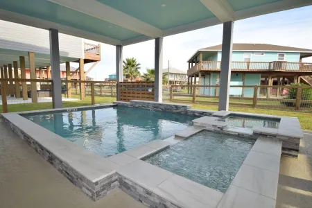 New~ 6 Bedroom 5 bath ~ Pool and Spa ~ Beach Views~ Direct Beach Access